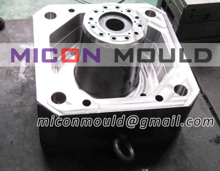 bucket mould maker