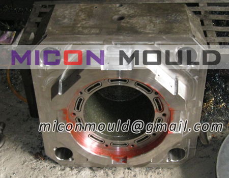 bucket mould maker