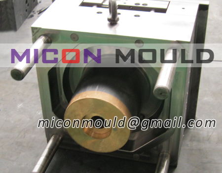 bucket mould maker