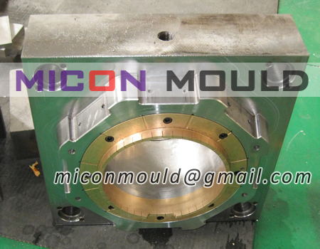 bucket mould maker